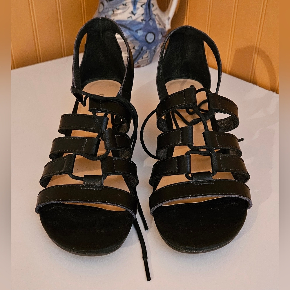 Old Navy Black Strappy Sandals